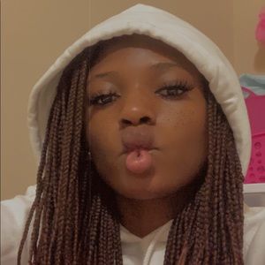 Meet your Posher, Odelia